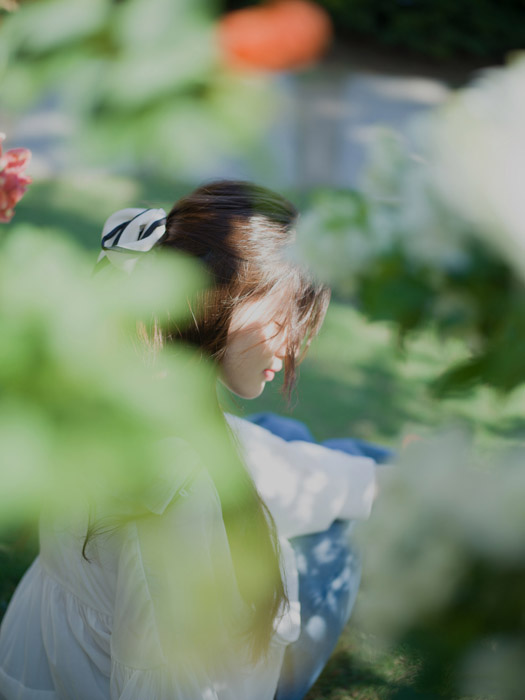 赵露思朝阳繁花清唯美户外写真照